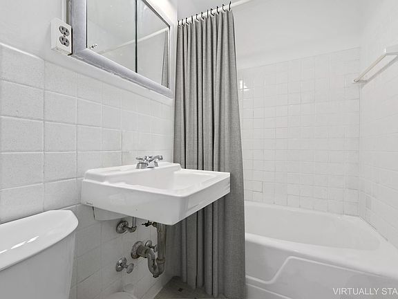 5th image of 300 E 71st St APT 3-D
