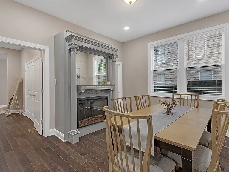 1295 Vinton Ave — Photo 10
