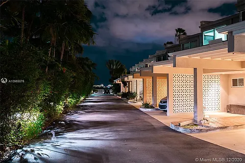 6011 N Bayshore Dr #3 Photo 1