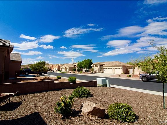 5th image of 2102 Buena Vista Dr