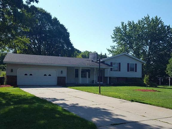 3rd image of 6390 Blue Jay Ln
