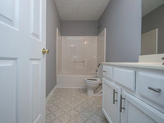 5th image of 4553 Darrowby Dr
