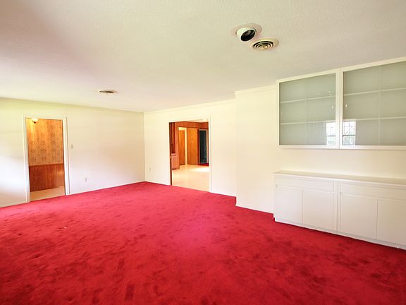 3rd image of 2524 Crestview Ave
