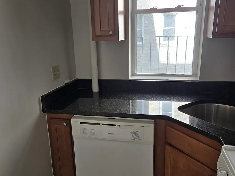 1124 Commonwealth Ave — Photo 120