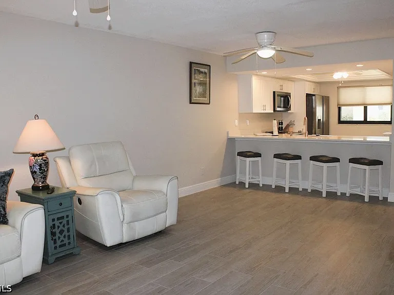 6328 Sugar Bush Ln #B — Photo 8