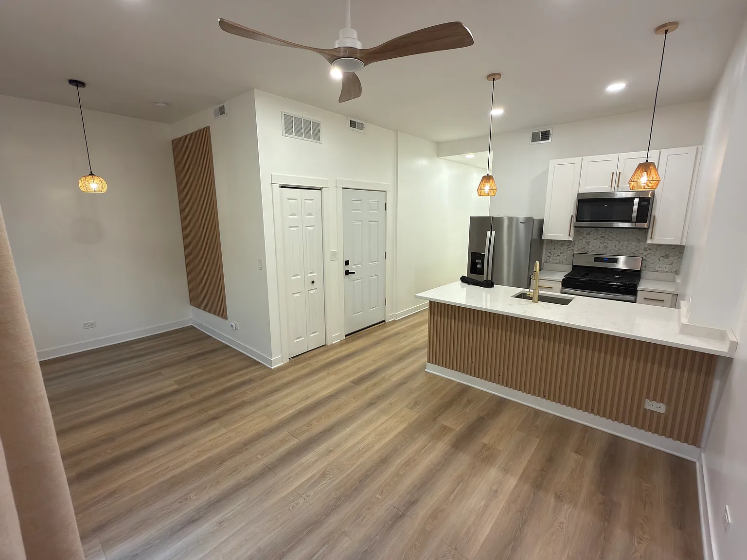 2 bed, 1020 sqft, $2,745 — Photo 2