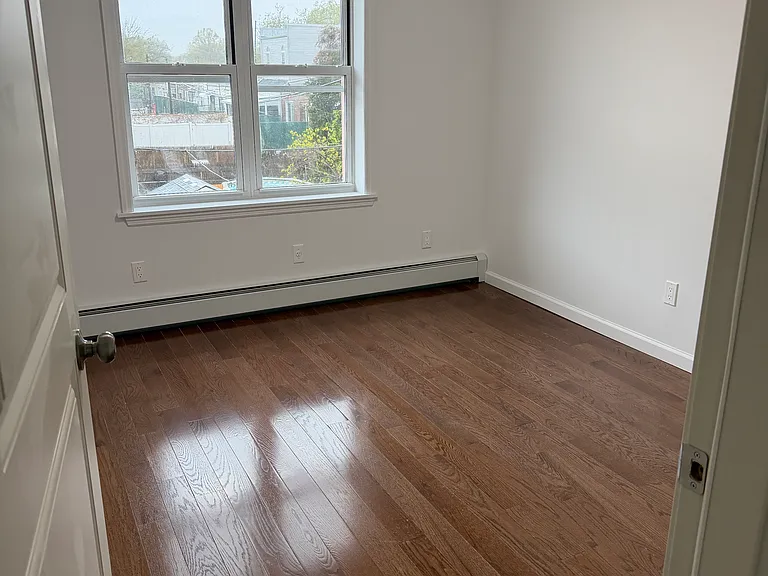 1418 Bath Ave #2 — Photo 4