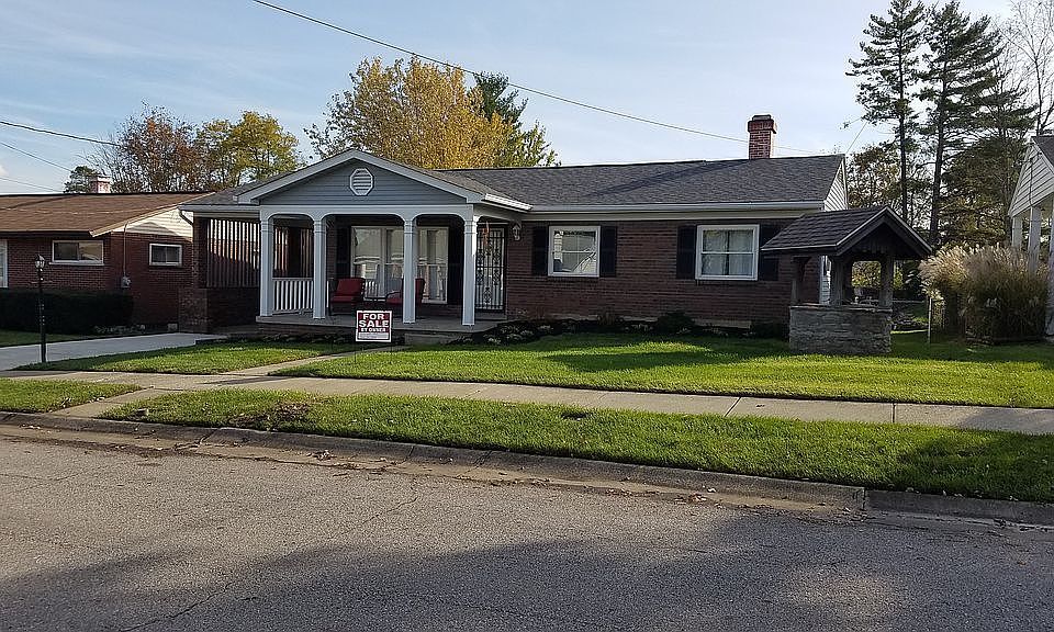 1st image of 321 Rose Dr