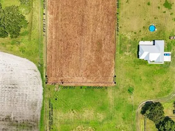 2800 Clemons Rd #3, Plant City, FL 33566