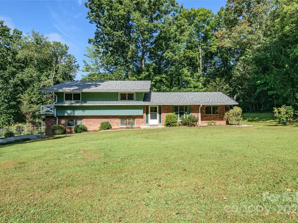 113 Brightwater Heights Dr, Hendersonville, NC 28791