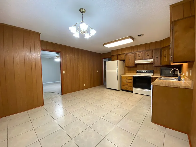 104 Skyview Dr — Photo 12