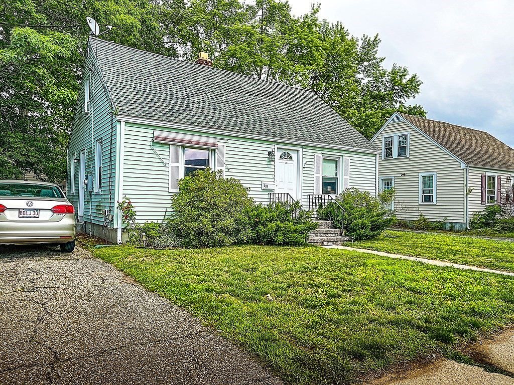 137 Winton St, Springfield, MA 01118 Zillow