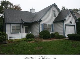 2 Strawberry Ln, Niantic, CT 06357