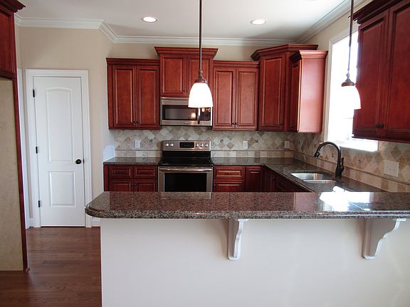 4th image of 210 Brookfield Dr