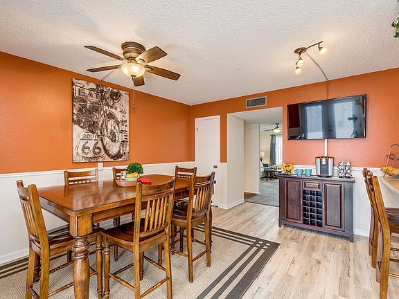 OVERSIZED DINING ROOM