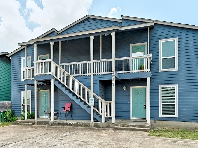 2617 Ektom Dr #B — Photo 2