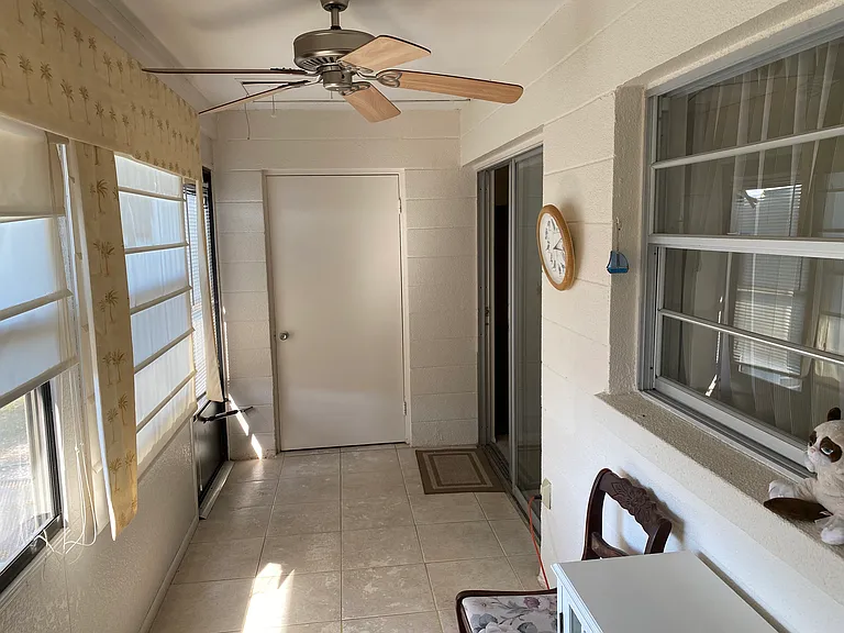 655 Park Cir — Photo 13