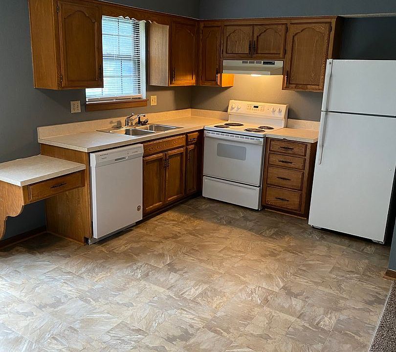 1st image of 103 SW Oxford Pl #2901039