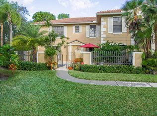 357 Prestwick Cir APT 4, Palm Beach Gardens, FL 33418