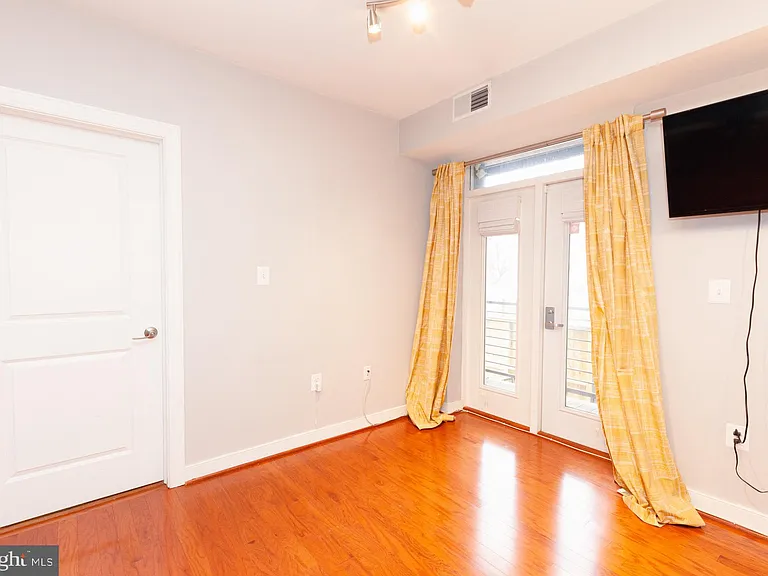 4800 Georgia Ave NW #104 — Photo 11