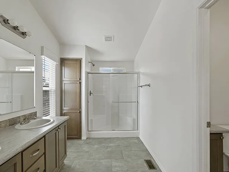 8601 N 71st Ave — Photo 21