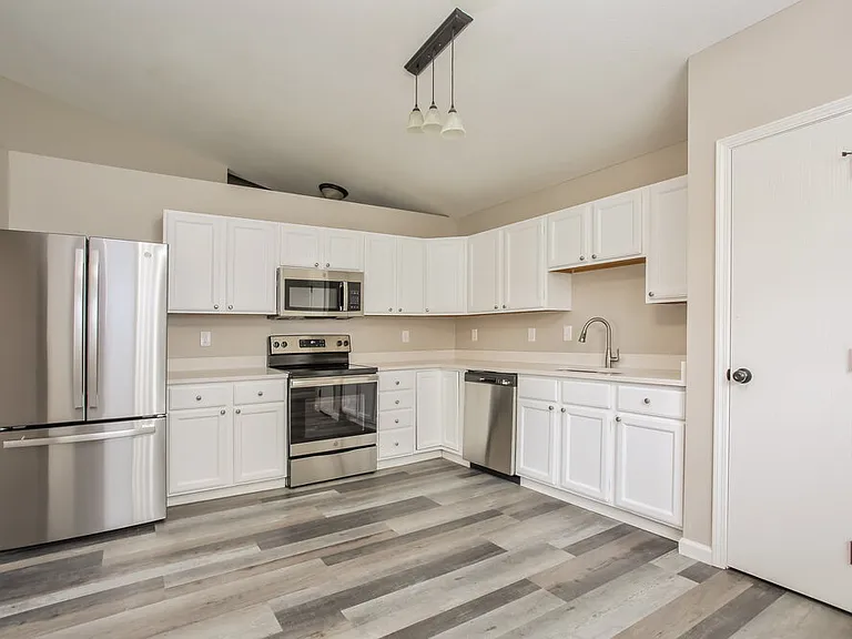 445 Oak Meadow Dr — Photo 8