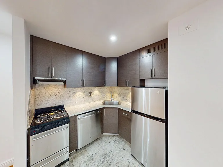 50 Prince St #6L — Photo 4