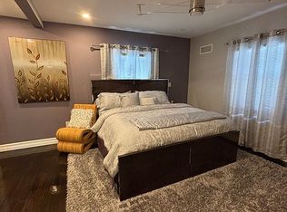 11105 230th St, Cambria Heights, NY 11411