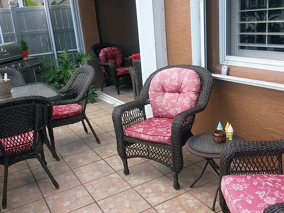 SCREEN PORCH/LANAI