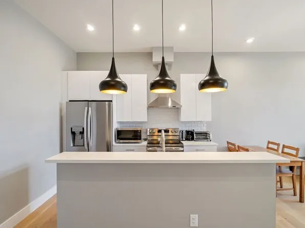240 Mystic Ave #310, Somerville, MA 02145