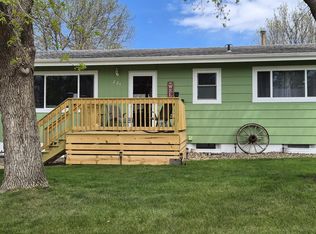 221 10th St E, Dickinson, ND 58601