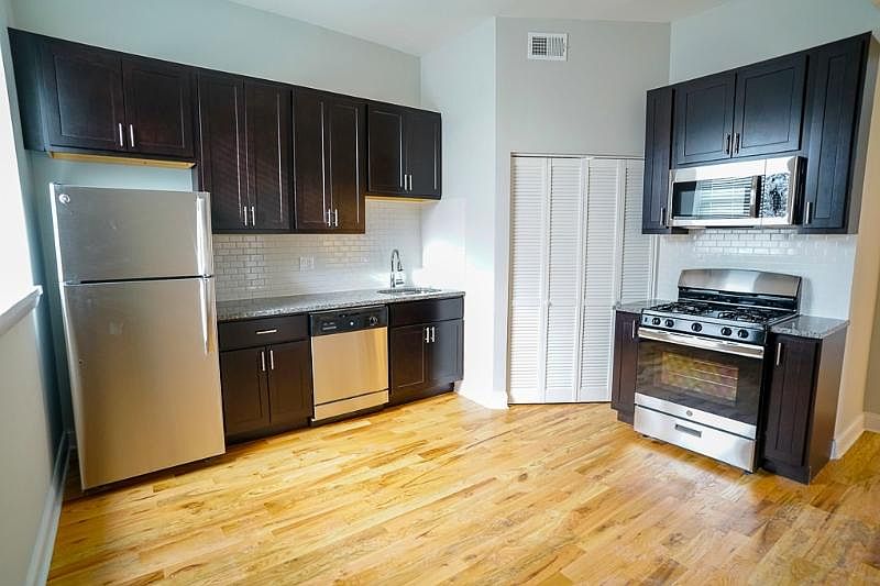 1st image of 3547 W Cortland St APT 3R