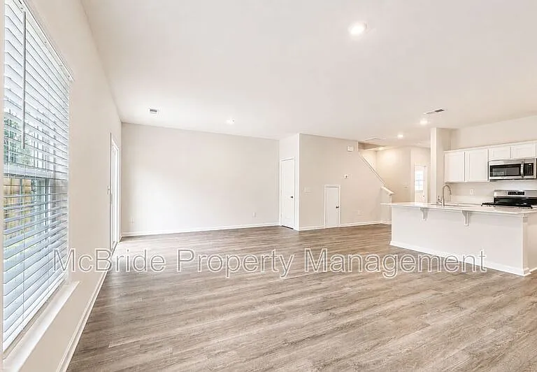 1018 Aldrich St — Photo 9
