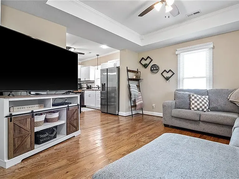 210 E Kay St — Photo 10