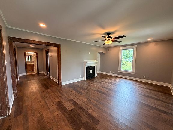 4th image of 1204 Valley Ave
