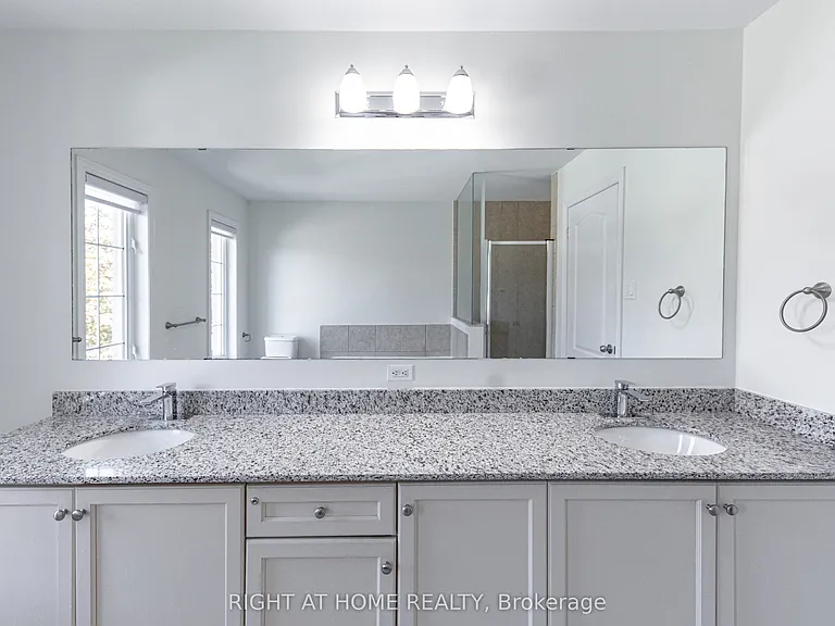 11 Amstel Ave — Photo 27