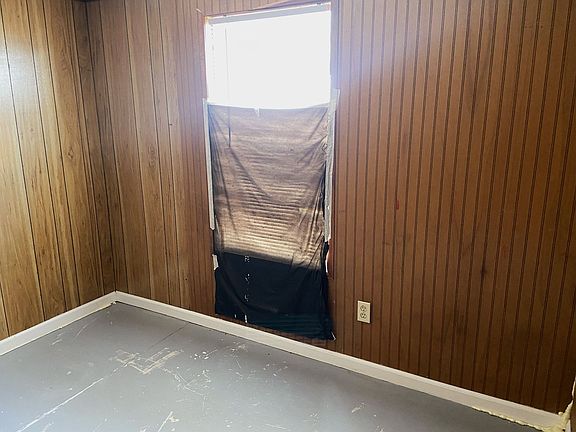 5th image of 1030 Mildred St Trailer 13