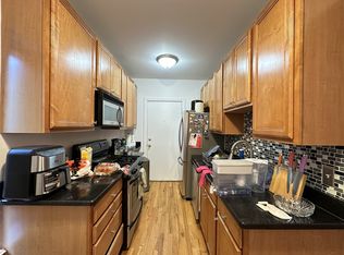 927 W Sunnyside Ave #L03M, Chicago, IL 60640