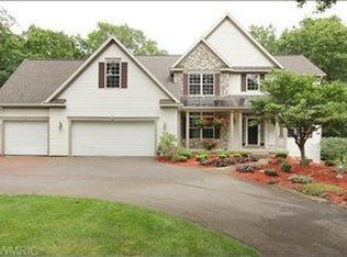 10984 Wellington Dr NE, Rockford, MI 49341
