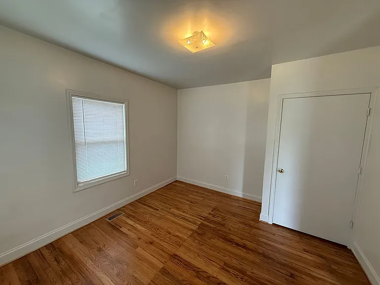 1016 Grace Ave — Photo 14