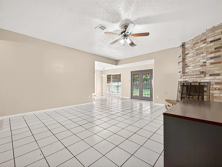 7422 Cortes Dr — Photo 7