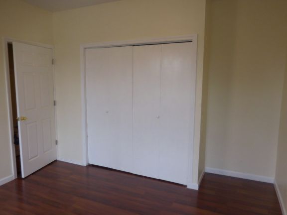 4th image of 1038 Metcalf Ave #0