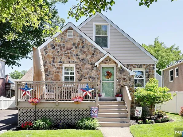 305 Depew St, Dumont, NJ 07628