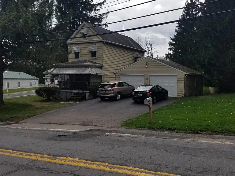 271 S Main Rd — Photo 1