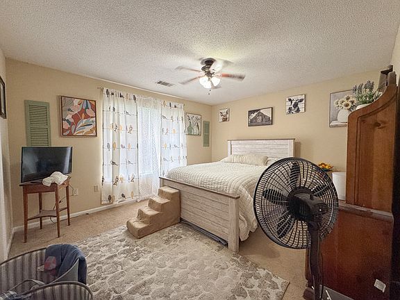2nd image of 513 Park Ave Unit B