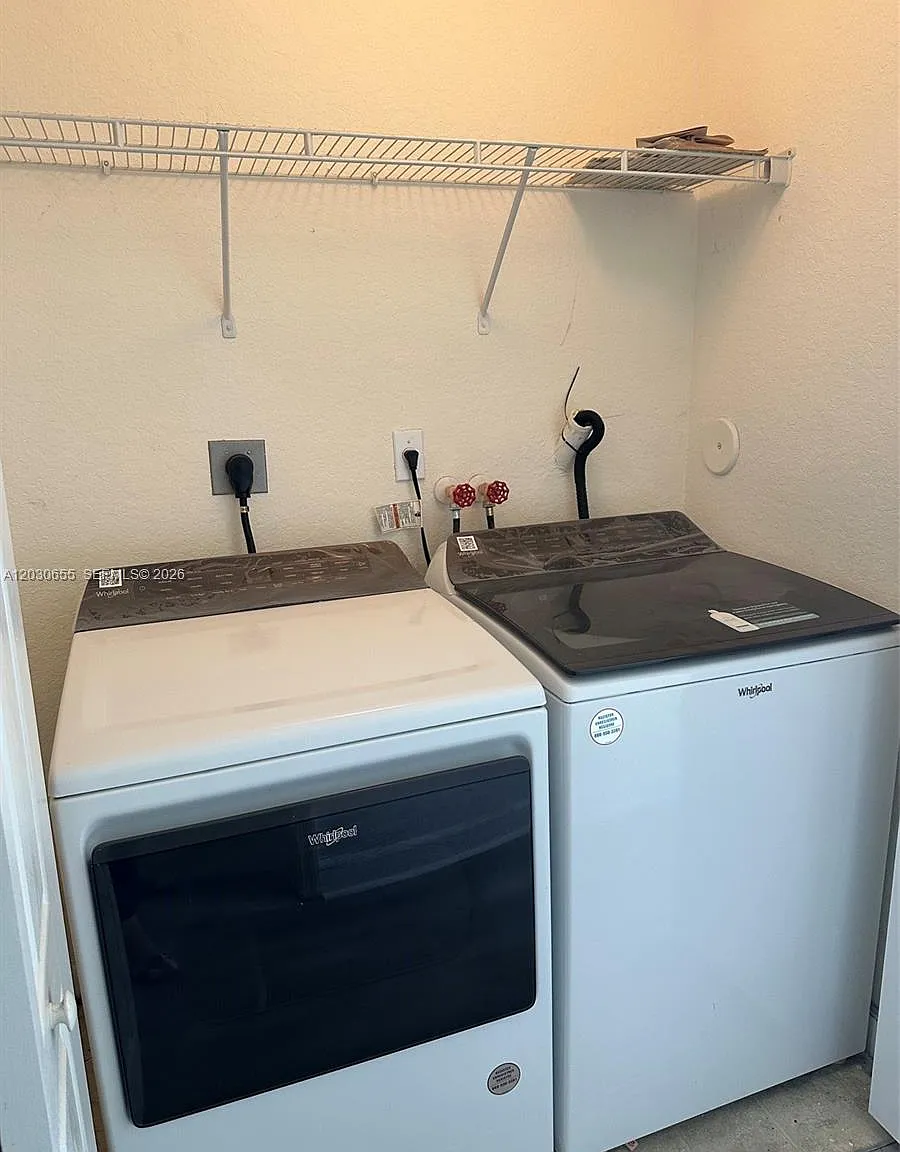$2,200 2330 SE 10th St #0 — Photo 3