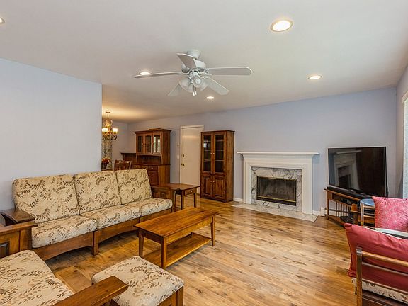 4th image of 1255 Donna Dr