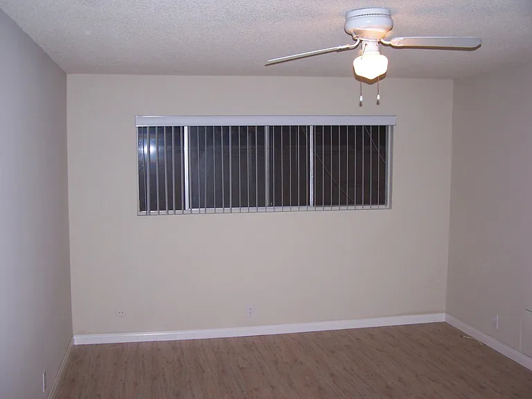 5040 Tujunga Ave #6 — Photo 11