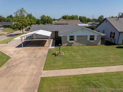 822 W Broadway St, Okemah, OK, 74859