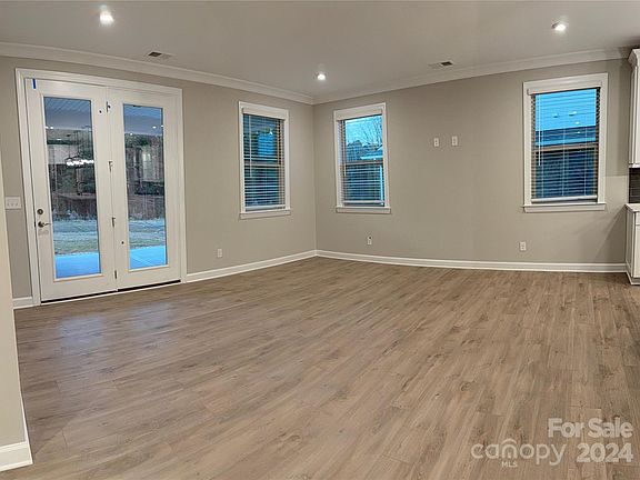 3rd image of 9641 Liberty Hill Dr